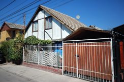 CASA CON CERCANIA METRO LAS PARCELAS